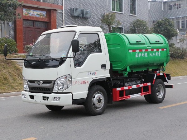 福田時代小卡之星2鉤臂式垃圾車｜車廂可卸式垃圾車｜3-4立方垃圾箱專用轉(zhuǎn)運車