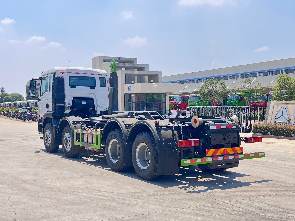 重汽汕德卡8x4鉤臂車(chē)｜SGZ5310ZXXZZ6型車(chē)廂可卸式垃圾車(chē)｜移動(dòng)式壓縮垃圾站轉(zhuǎn)運(yùn)車(chē)｜垃圾轉(zhuǎn)運(yùn)車(chē)